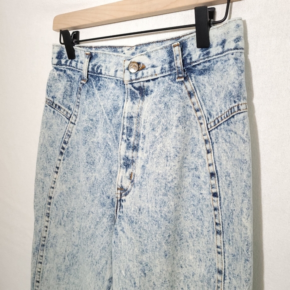 80’s Chic acid wash Bermuda length shorts, size 4 - Picture 4 of 7